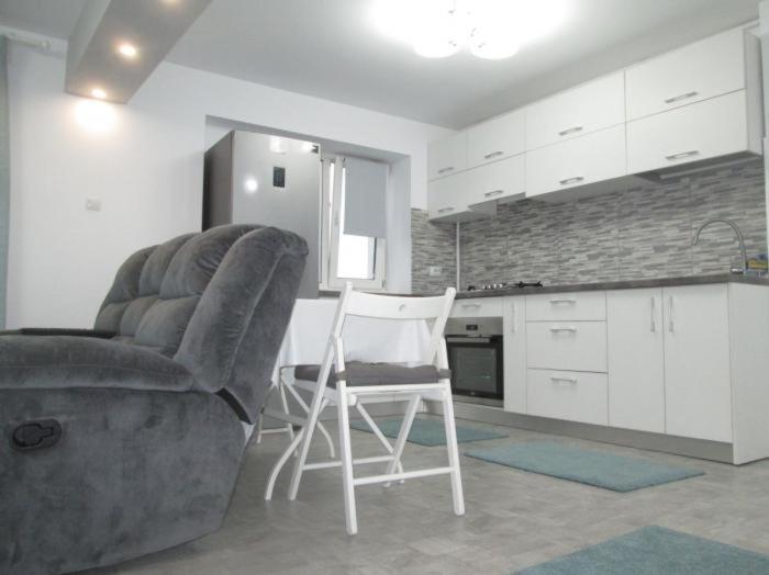 Apartament Sarra Targoviste Exteriér fotografie