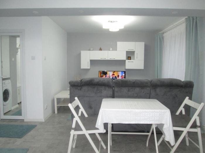 Apartament Sarra Targoviste Exteriér fotografie