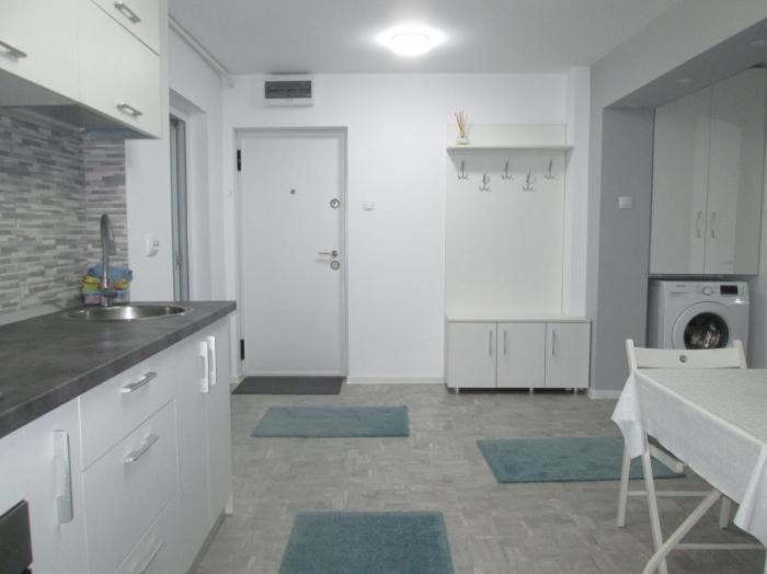 Apartament Sarra Targoviste Exteriér fotografie