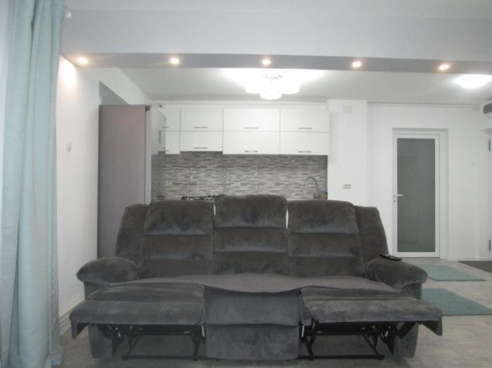 Apartament Sarra Targoviste Exteriér fotografie
