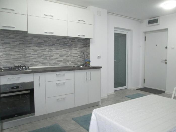 Apartament Sarra Targoviste Exteriér fotografie
